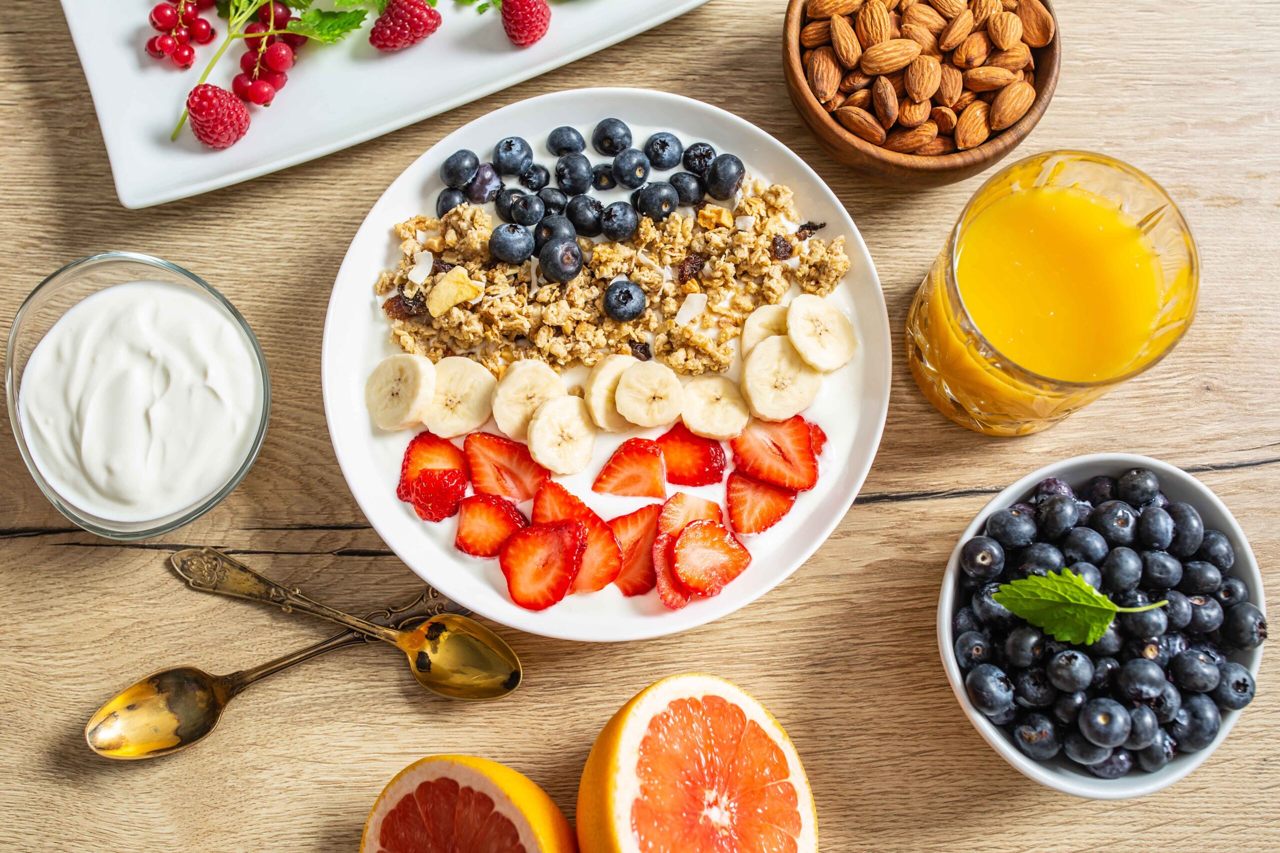 oatmeal with fruits and nuts. Dominican Oatmeal recipe